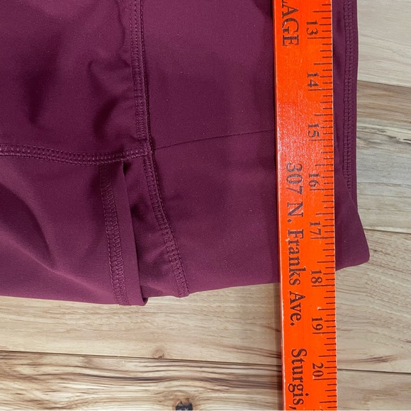 Lane Bryant LIVI Power Color Block Capri Signature S Leggings Zinfandel Sz 18/20 - Picture 5 of 15